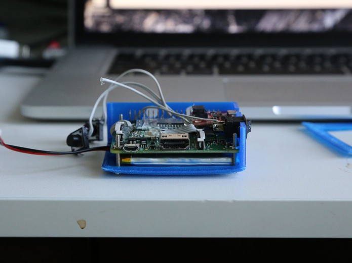 É possível criar o modelo com uma impressora 3D e um Raspberry Pi (Foto: Divulgação/Connor Yamada)