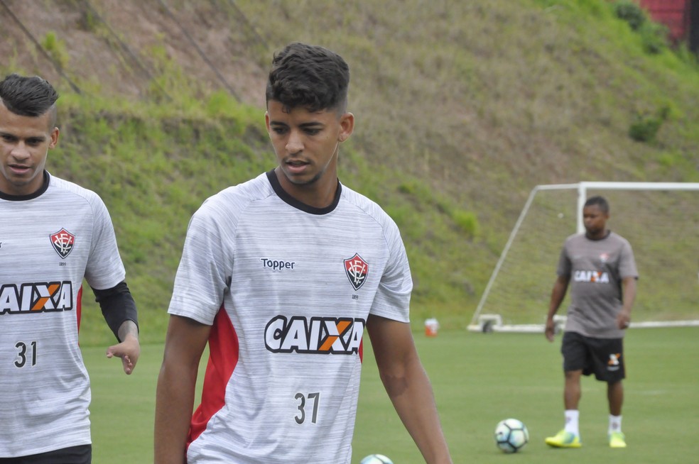 Bruno Bispo ganhou espaço com a chegada de Vagner Mancini (Foto: Maurícia da Matta / EC Vitória / Divulgação)