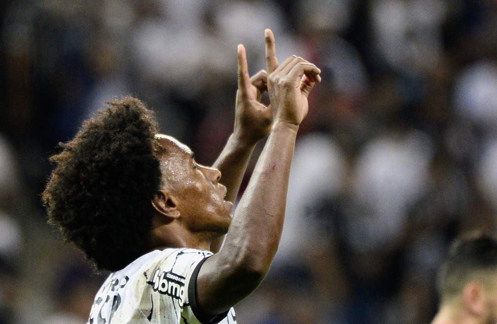 De pênalti, Willian volta a marcar pelo Corinthians após mais de 5.300 dias: 