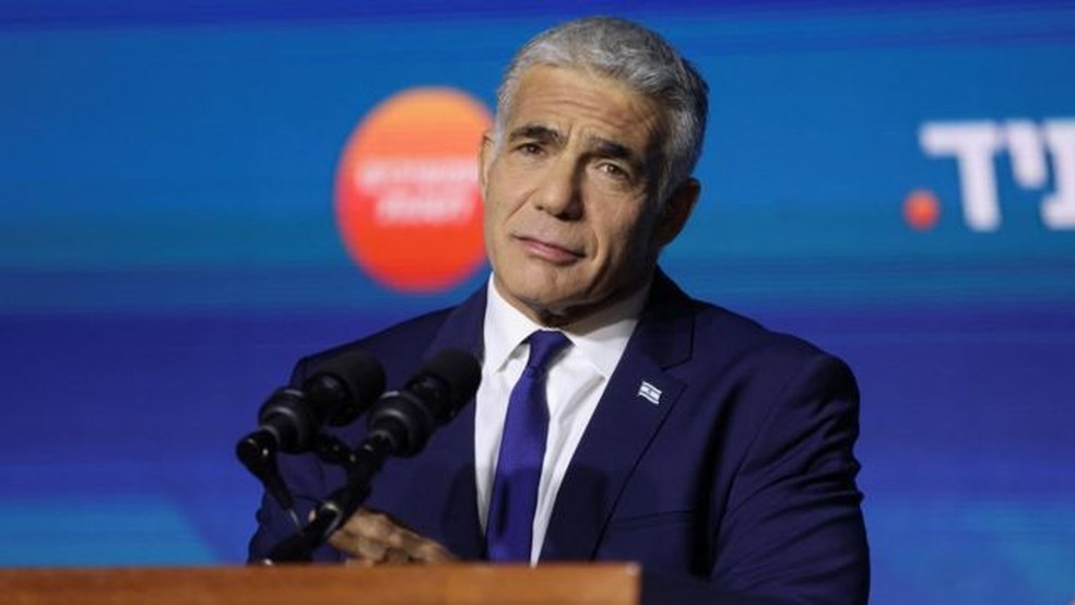 O atual primeiro-ministro Yair Lapid pediu que as pessoas esperem pacientemente pelos resultados finais das eleições. — Foto: Reuters via BBC