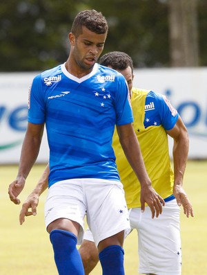 Cruzeiro relaciona Alisson e mais 19 para enfrentar a Ponte, no Mineirão