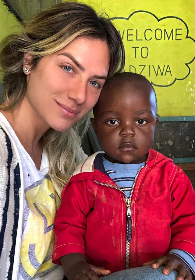 Giovanna Ewbank e Bruno Gagliasso visitam o Malawi (Foto: Reprodução/Instagram)