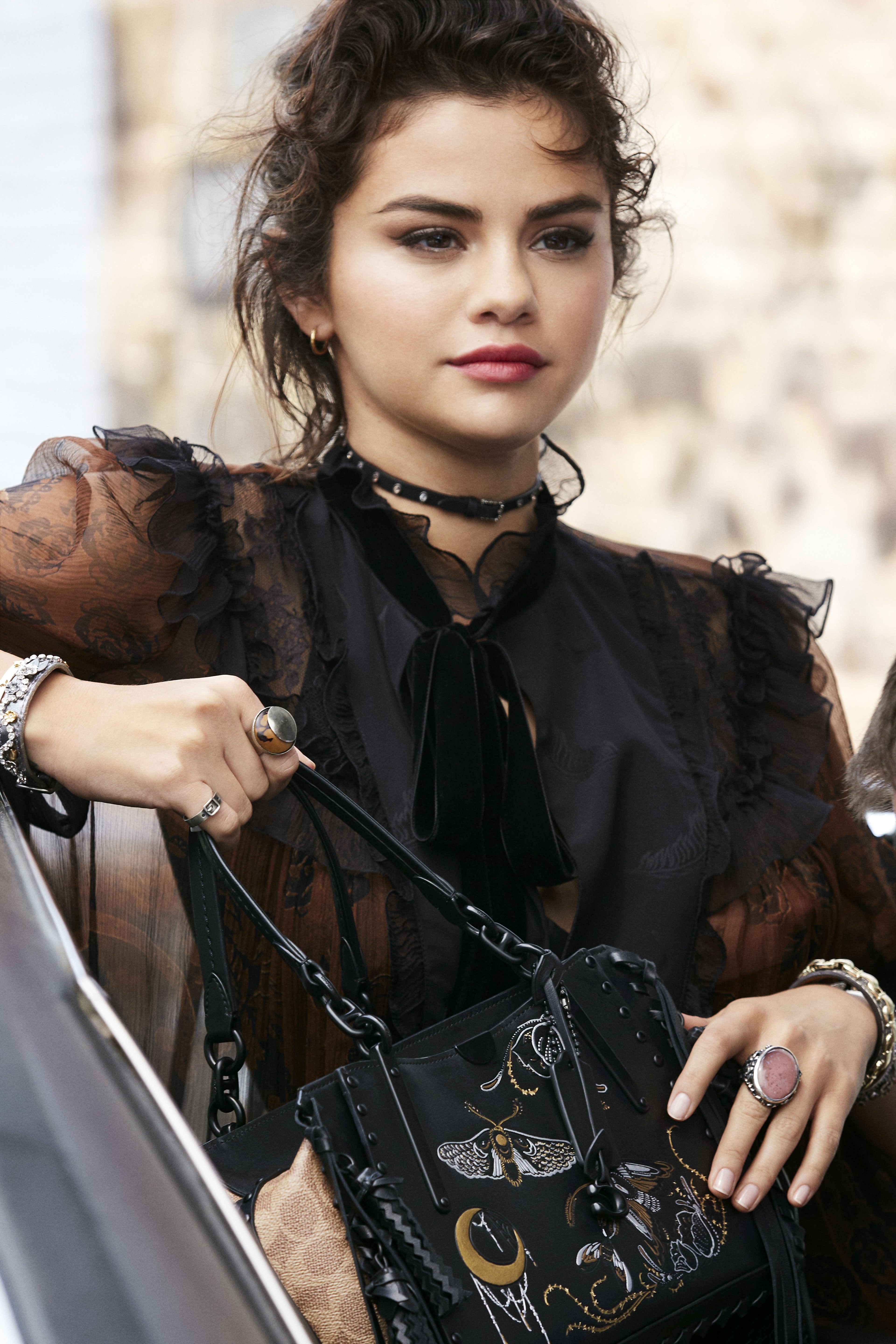 Selena Gomez estrela a nova campanha Fall 18 de Coach (Foto: Divulgação)