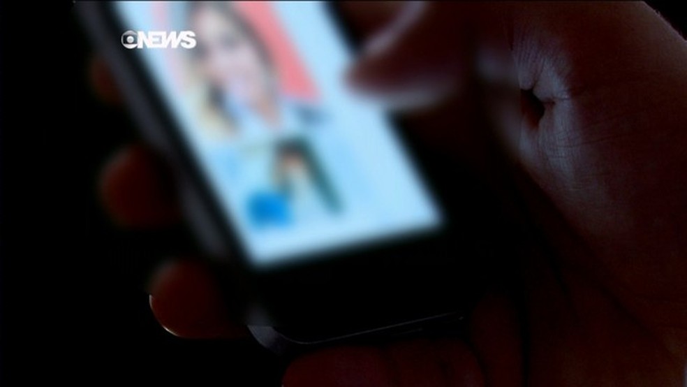 Própria vítima foi quem procurou a delegacia para denunciar que tinha sido gravada sem autorização em uma relação sexual — Foto: Reprodução/Simução GloboNews