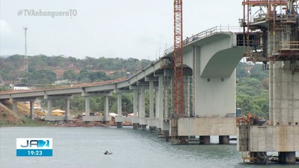 Ponte sobre o rio Tocantins em Porto Nacional está no sistema pare e siga