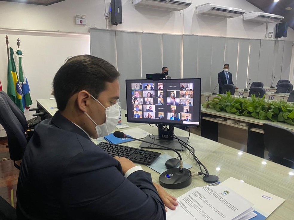 Posse virtual dos eleitos foi presidida pelo vereador Kelmann Vieira (Podemos) — Foto: Ascom