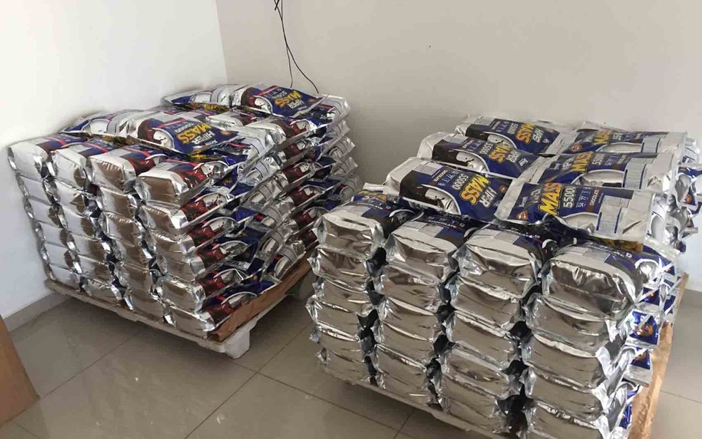 Suplementos clandestinos eram comercializados em todo o Nordeste, segundo PF (Foto: Divulgação/ PF)