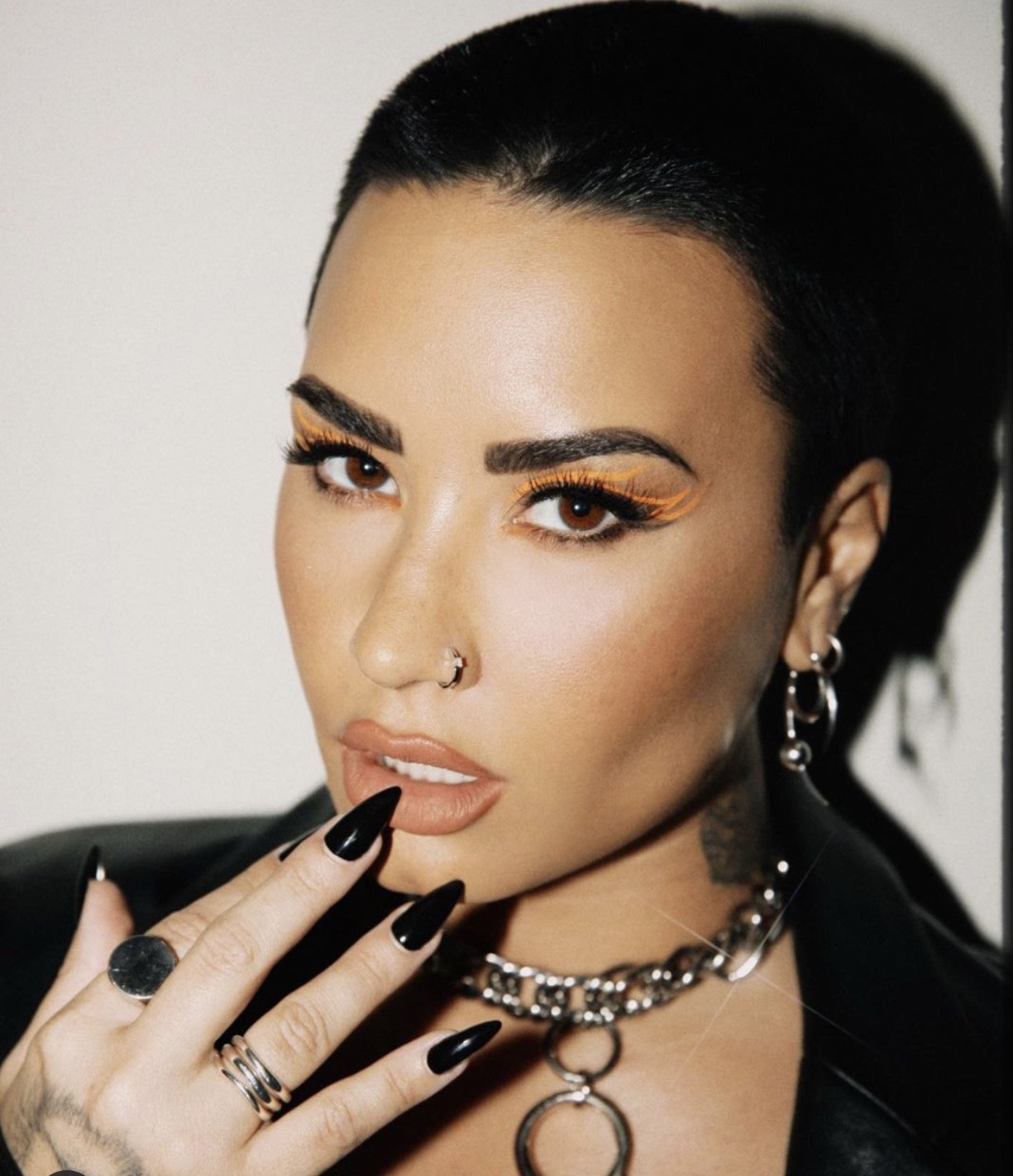 A cantora Demi Lovato resolveu desativar suas contas após haters sugerirem que ela voltasse a usar drogas — Foto: Reprodução/ Instagram