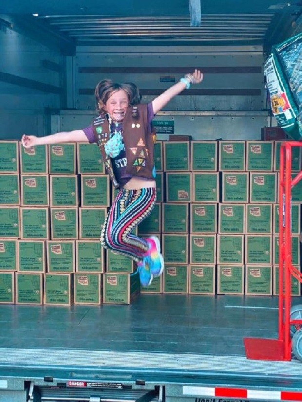 Lilly Bumps vendeu mais de 30 mil caixas de biscoitos para ajudar crianças com câncer (Foto: Reprodução / Facebook)
