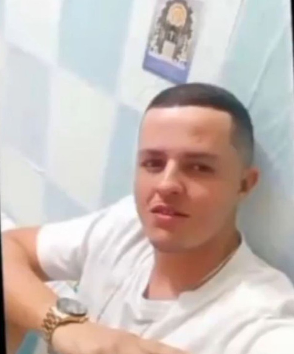 Lucas Pereira Andrade, de 23 anos, foi morto a tiros em São João — Foto: Arquivo pessoal