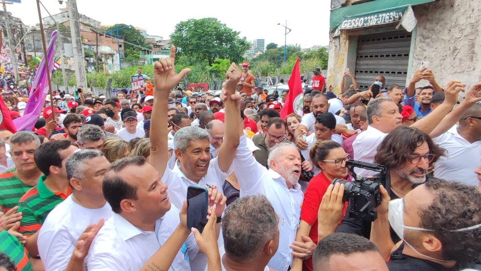 Lula nas ruas de Salvador — Foto: Divulgação