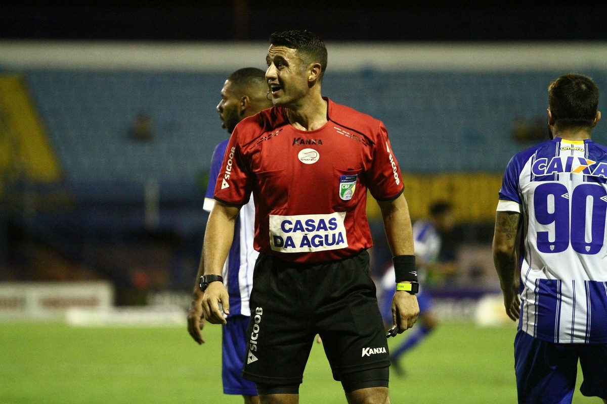 Árbitro de Série A, Bráulio da Silva Machado apita jogo do acesso entre Manaus x CaxiasRS