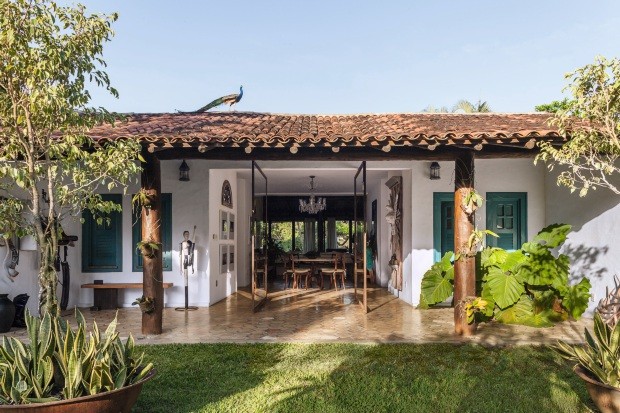 Casa de fazenda tem estilo colonial e área externa charmosa - Casa e Jardim  | Decoração