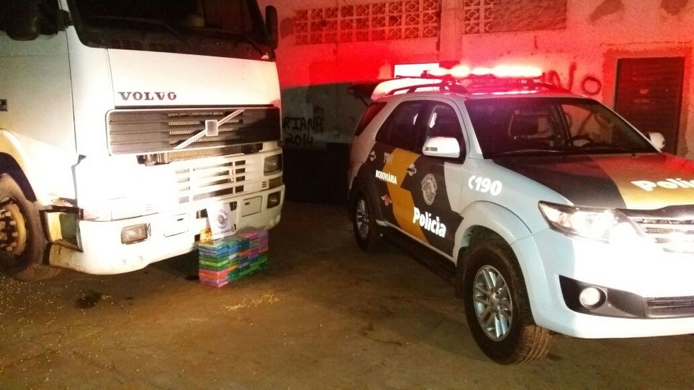 Carga de cocaína foi apreendida em Rosana (Foto: Cedida/Polícia Militar Rodoviária)