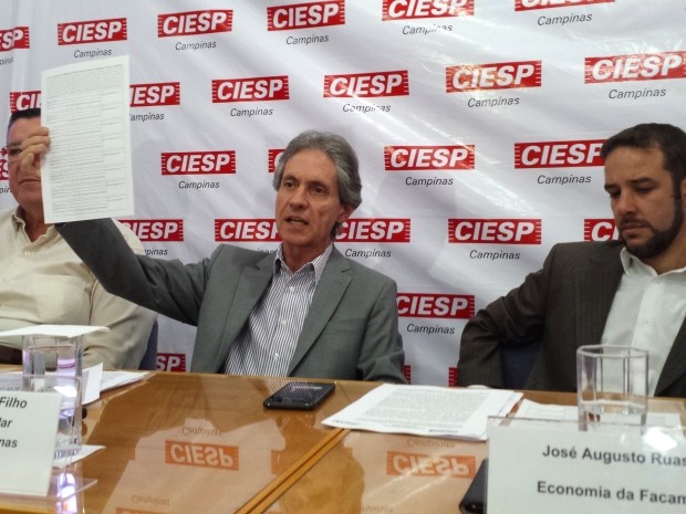 José Nunes Filho (centro) atacou proposta da CPMF e criticou governo federal (Foto: Fernando Pacífico / G1 Campinas)
