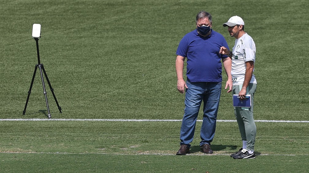 Abel Ferreira não descarta chance de contratações mesmo com um bom elenco em mãos