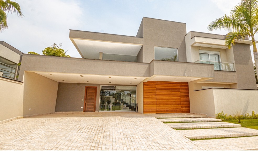 A casa localizada no Jardim Acapulco está à venda no site da Factual. — Foto: Factual Negócios Imobiliários
