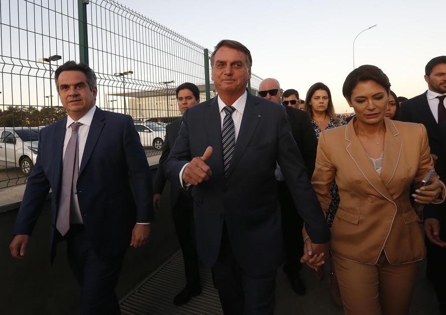 Bolsonaro e Michelle seguem para Congresso Nacional para participar da Convenção do PP