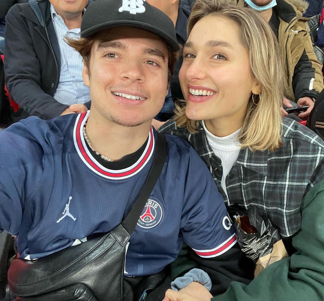 João Figueiredo e Sasha acompanham jogo do Paris Saint-Germain (Foto: Reprodução / Instagram)