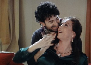 Ops... Parece que os dois se deram mais do que bem, né?! (Foto: Sangue Bom/TV Globo)