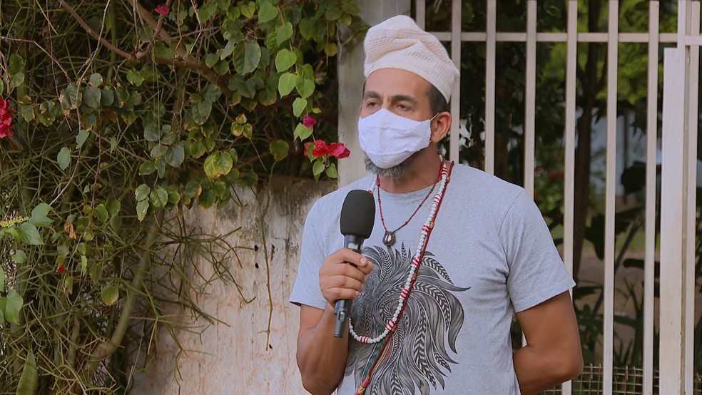 O líder religioso Tata Ngunzetala — Foto: TV Globo/Reprodução
