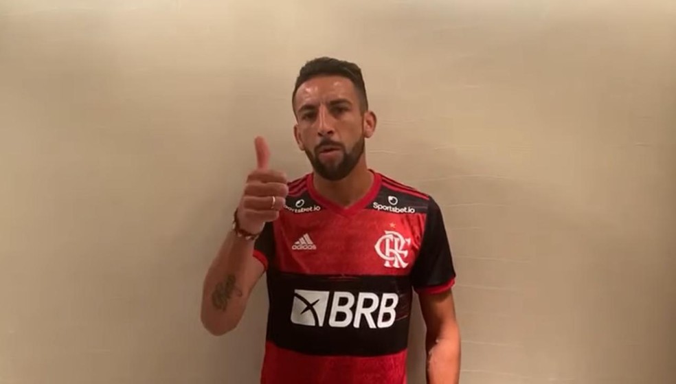 Mauricio Isla é anunciado como novo reforço do Flamengo — Foto: Reprodução