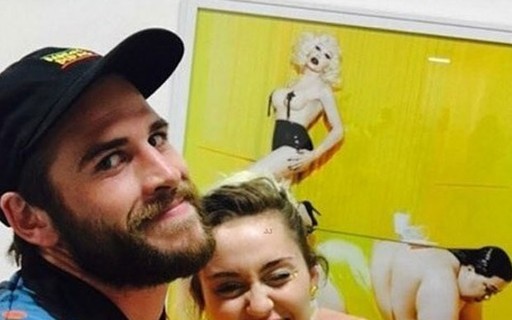 De Look Diferente Miley Cyrus Vai A Evento Com Liam Hemsworth Quem Popquem 0535