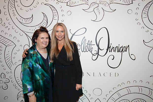 Suzy Menkes with Collette Dinnigan, at the designer's retrospective in Sydney (Foto: Marinco Kojdanovski)