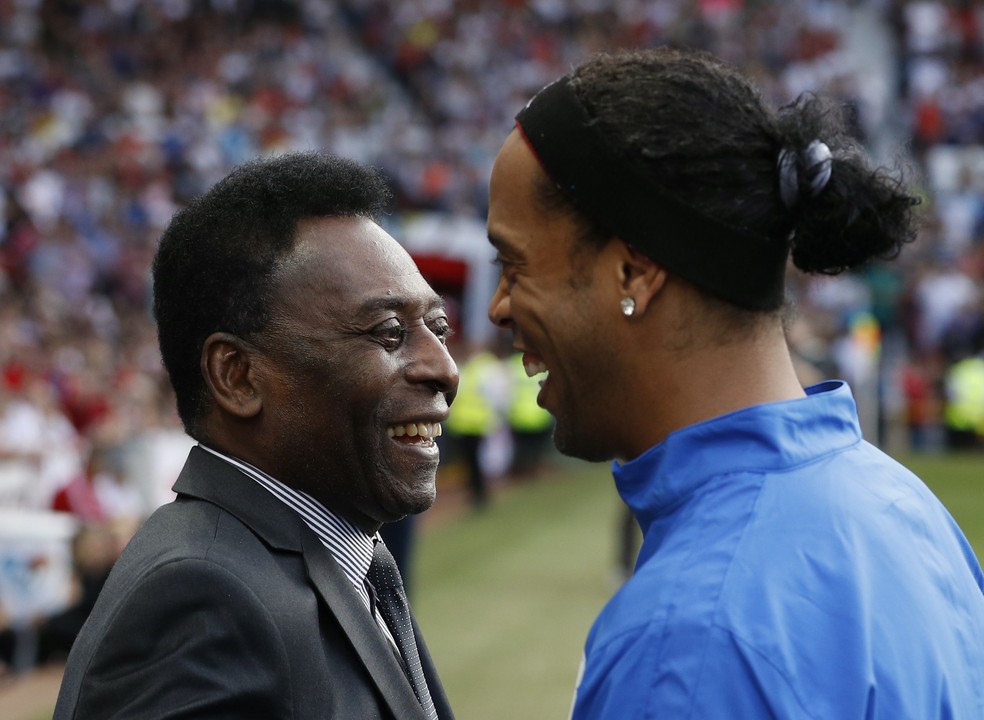 Pelé e Ronaldinho estão entre os convidados para o sorteio da Copa do Mundo (Foto: Reuters)