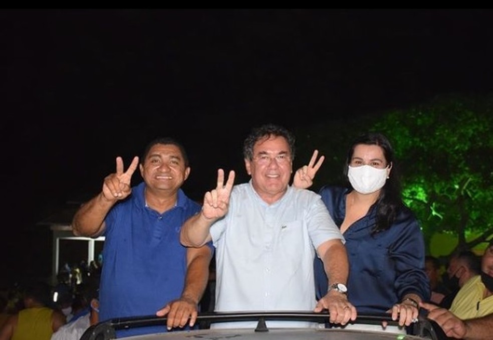 Durante a campanha eleitoral, prefeito apareceu em aglomera&ccedil;&otilde;es e sem uso de m&aacute;scara &mdash; Foto: Divulga&ccedil;&atilde;o