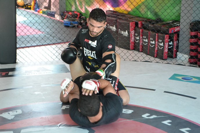 Patricio Pitbull, lutador de MMA - campeão pesos-pena do Bellator (Foto: Jocaff Souza/GloboEsporte.com)