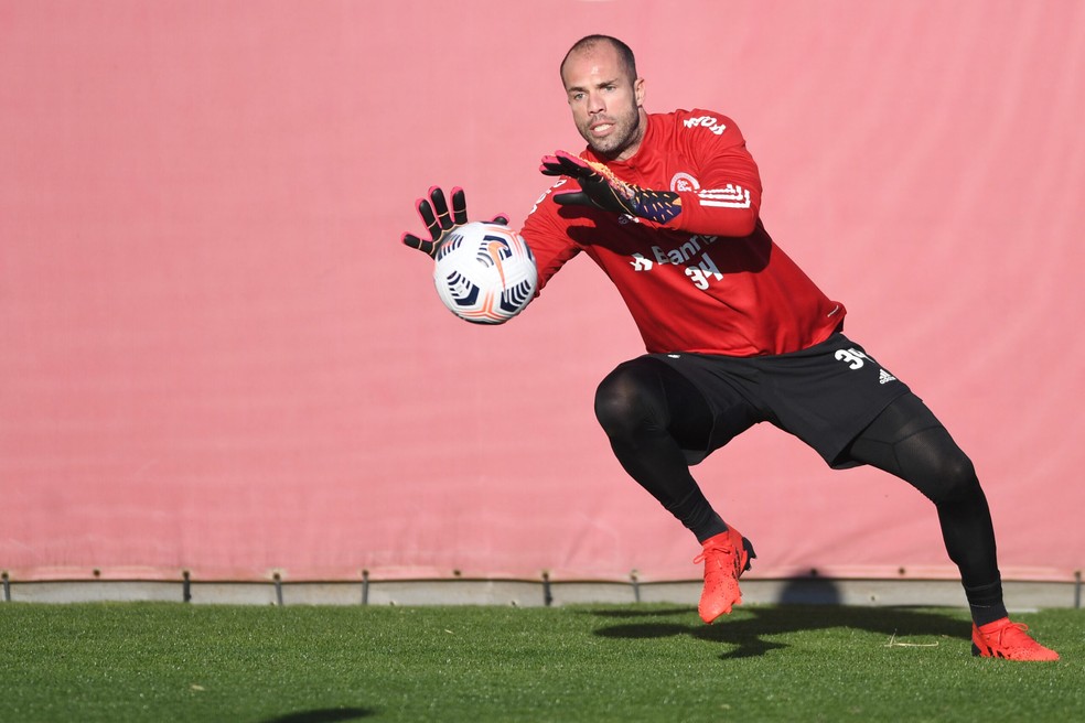 Marcelo Lomba em treino do Inter &mdash; Foto: Ricardo Duarte/Inter