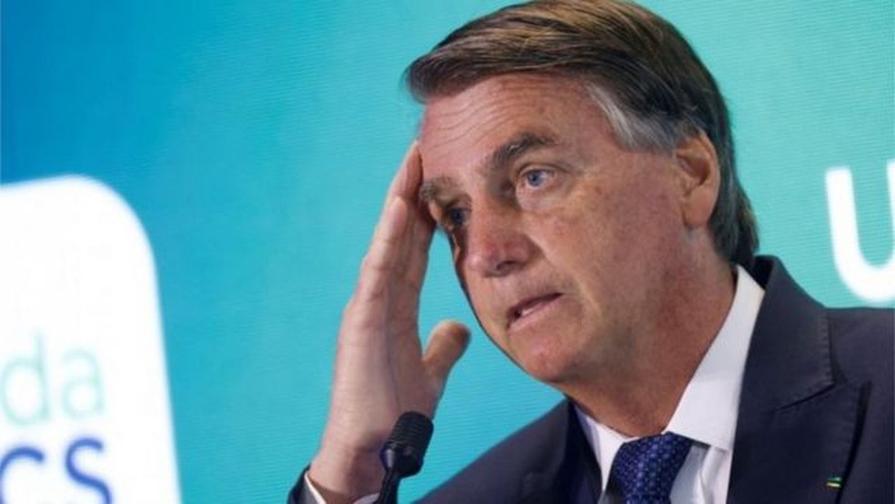 Ex-presidente Jair Bolsonaro (PL) esteve em ligação para saber sobre as joias retidas na Receita Federal  — Foto: REUTERS/ADRIANO MACHADO