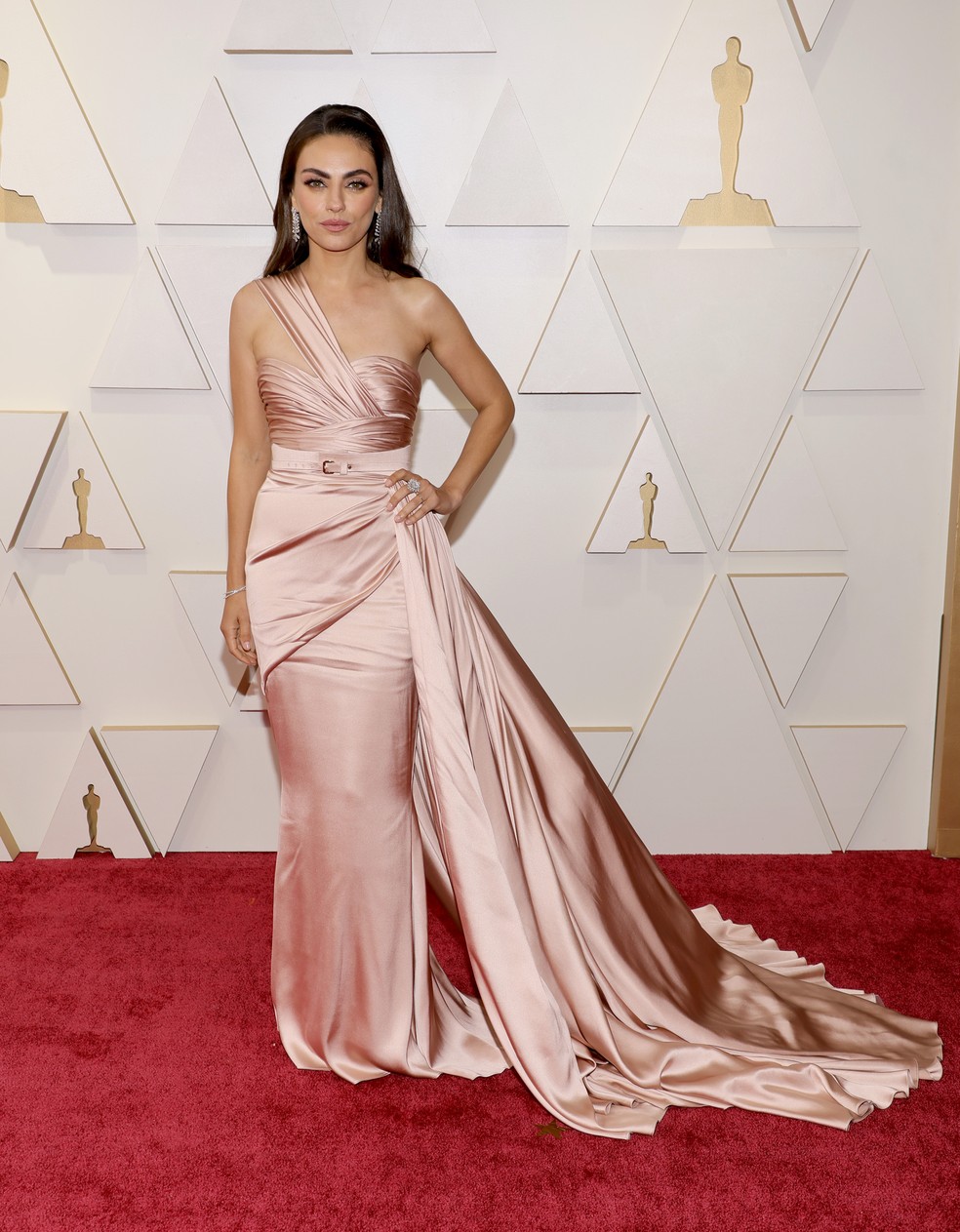 Mila Kunis no Oscar 2022 — Foto: Mike Coppola/Getty Images