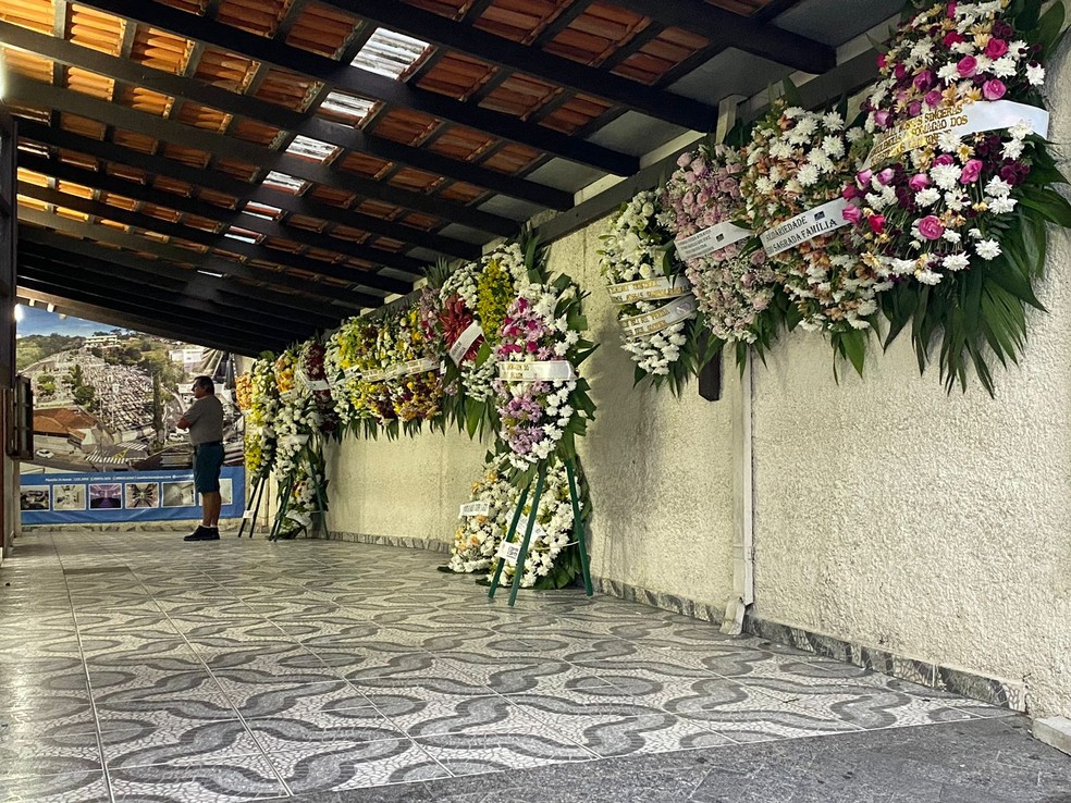 Velório de vítimas de ataque a creche de Blumenau, SC — Foto: Felipe Sales/NSC TV