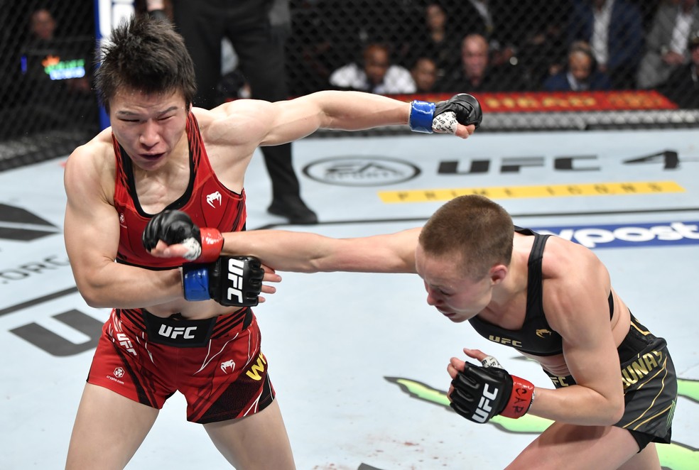 Rose Namajunas Weili Zhang UFC 268 — Foto: Getty Images