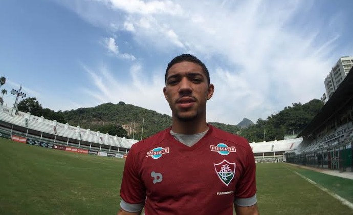 OFF: Primeiro passo: Douglas se apresenta na sub-20 e planeja voos mais altos