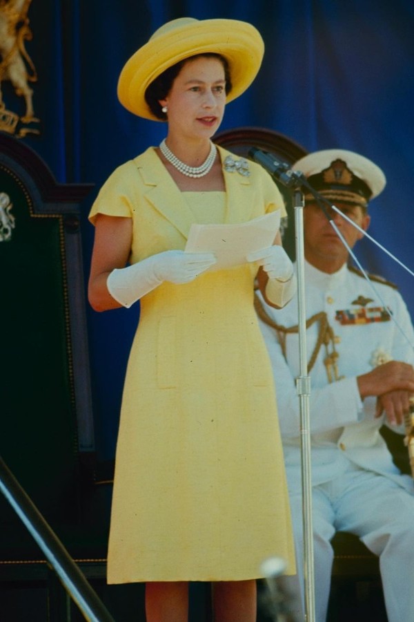 60 momentos fashion da rainha Elizabeth II (Foto: Getty Images)