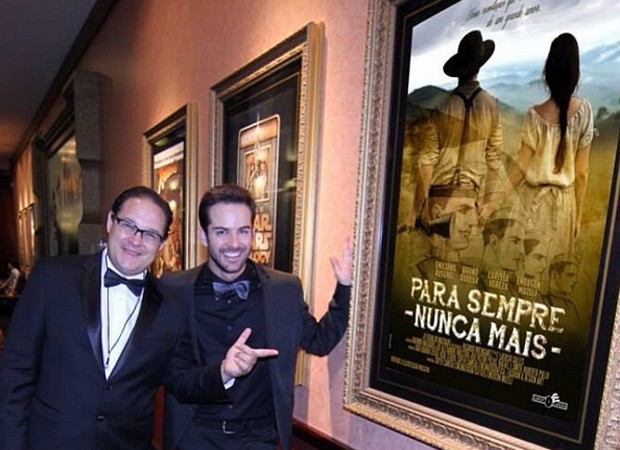 O diretor Emerson Muzeli e o ator Bruno Dubeux  (Foto: Divulgação)