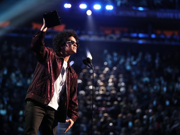 Bruno Mars no Grammy 2018: o pop descompromissado dominou a cerimônia (Foto: getty images)