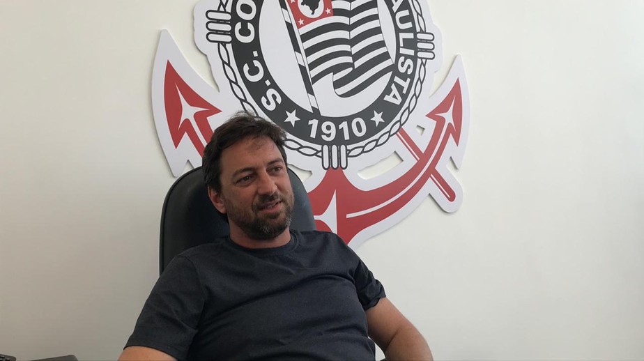 Luan, Thiago Neves, Deyverson... Diretor do Corinthians abre o jogo sobre contratações para 2020
