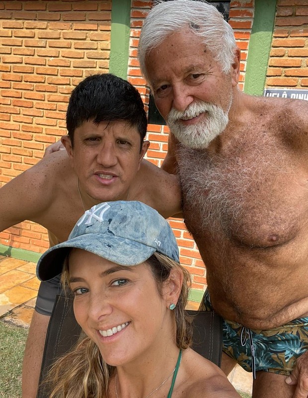 Ticiane Pinheiro com o pai, Fernando Pinheiro, e o irmão caçula, Fernando Pinheiro Júnior (Foto: Reprodução/Instagram)