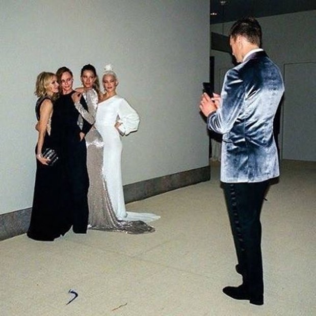 Tom Brady clica o time de beldades composto por Naomi Watts, Stella McCartney, Gisele Bündchen e Kate Hudson (Foto: Instagram/Reprodução)