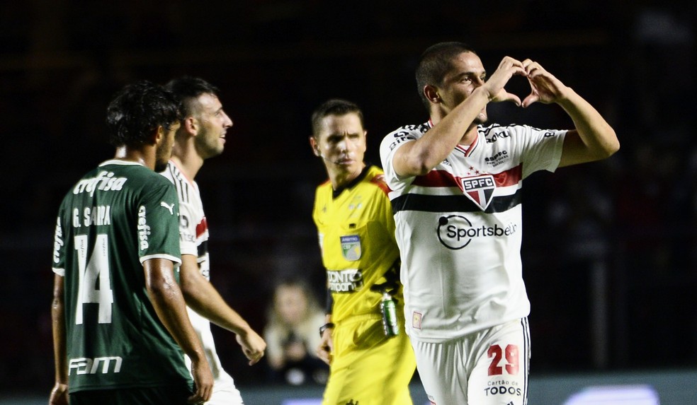 Pablo Maia comemora gol do São Paulo contra o Palmeiras — Foto: Marcos Ribolli