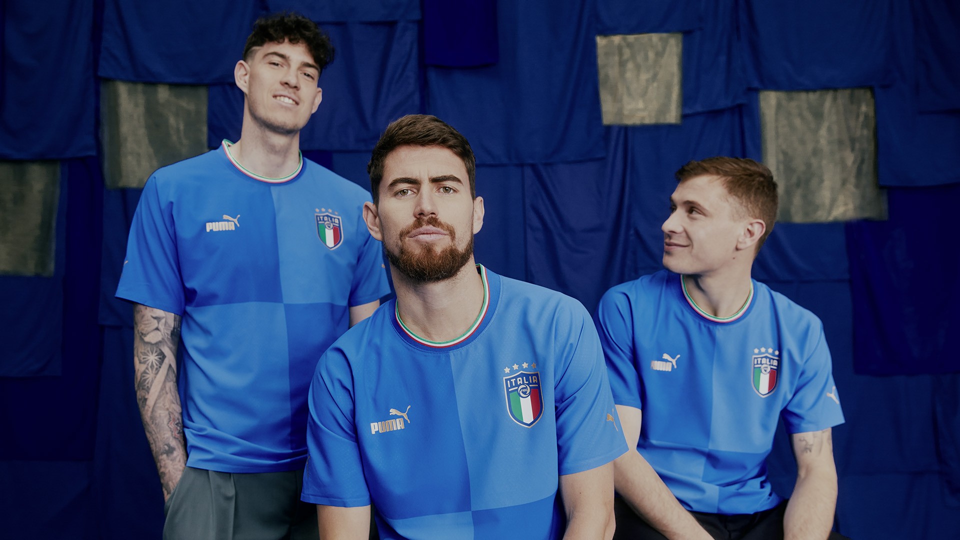 Com Jorginho ao centro, Itália anuncia novos uniformes para 2022 (Foto: Divulgação/Puma)