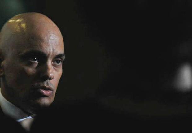 O ministro da Justiça, Alexandre de Moraes , fala com jornalistas (Foto: Marcelo Casal Jr/Agência Brasil)