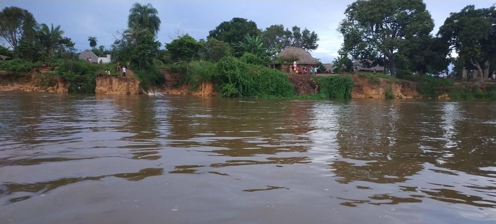 Família mora na Aldeia Santa Isabel, entre Mato Grosso e Tocantins — Foto: Facebook/Reprodução