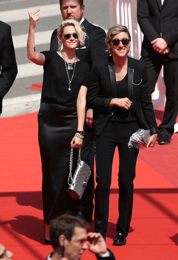 A atriz Kristen Stewart e a produtora Alicia Cargile (Foto: Getty Images)