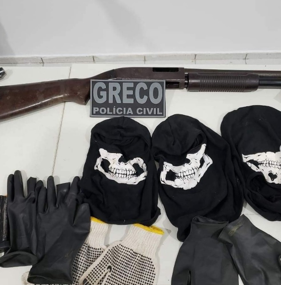 Materiais apreendidos com os suspeitos de assaltos a bancos no Piauí — Foto: Divulgação/Greco