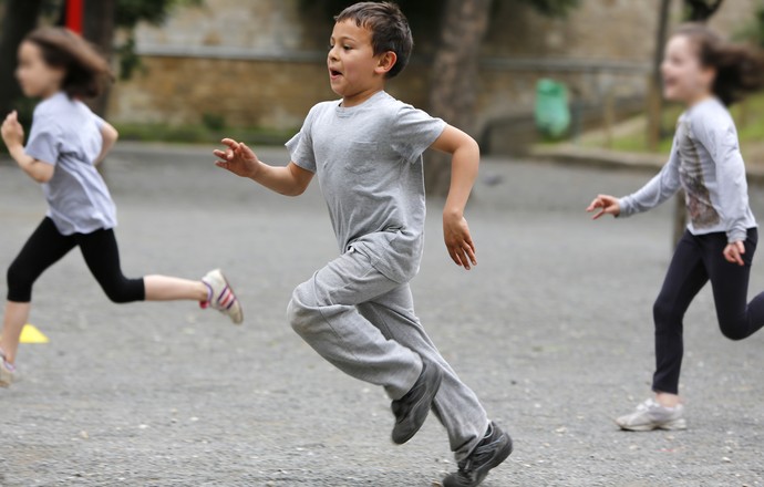 Criança precisa correr e pular - Sinapsys News